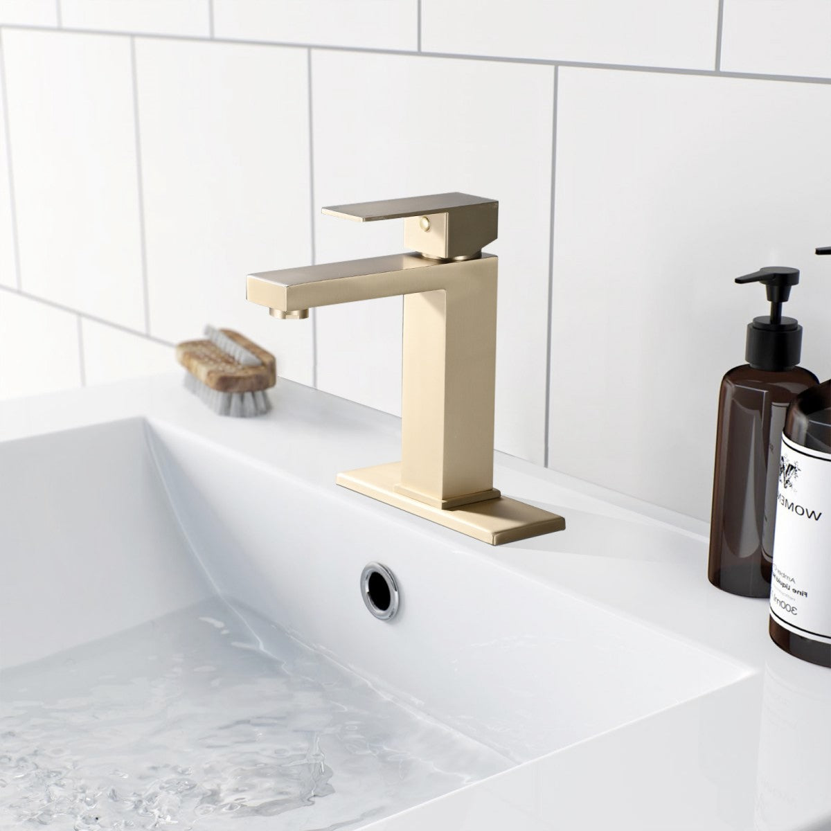 Bathroom Single Hole or Three Hole Sink Faucet Brushed Gold Single Handle With Pop-up Drain W1224P195904